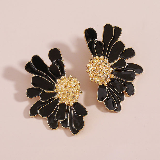 Retro Alloy Floral Pattern Earrings