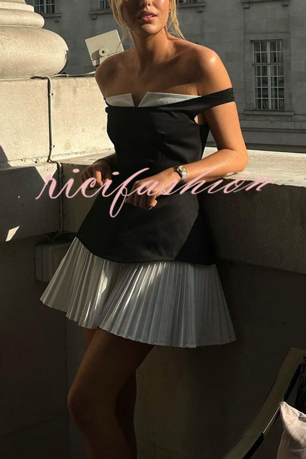 Love Unscripted Patchwork Off-shoulder Sleeveless Pleated Mini Dress