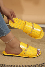 Casual Flat Beach Sandals with Chain Accessories