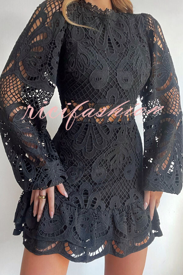 Solid Color Hollow Long-sleeved Waisted Lace Mini Dress