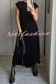 Solid Color Round Neck Sleeveless Pleated Large Hem Maxi Dress