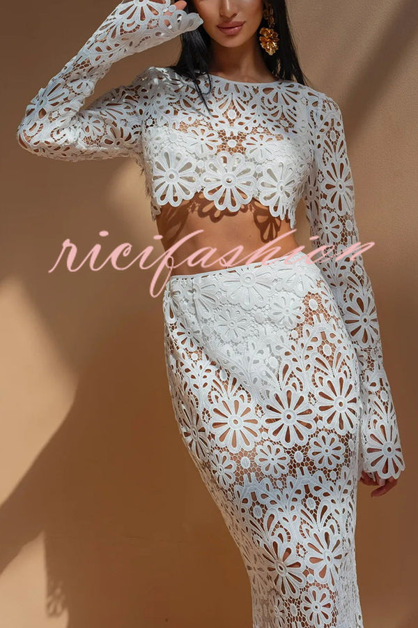 Balmy Summers Crochet Lace Floral Pattern Long Sleeve Crop Vacation Top